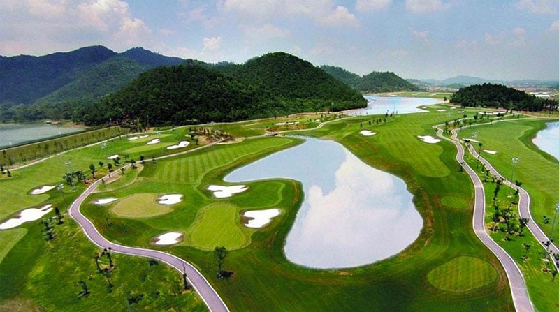 Khung cảnh sân golf BRG Đà Nẵng (Ảnh: KT).