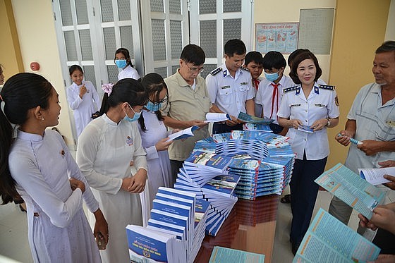 Sự kết hợp hiệu quả từ nhiều mô hình tuyên truyền Luật Cảnh sát biển Việt Nam