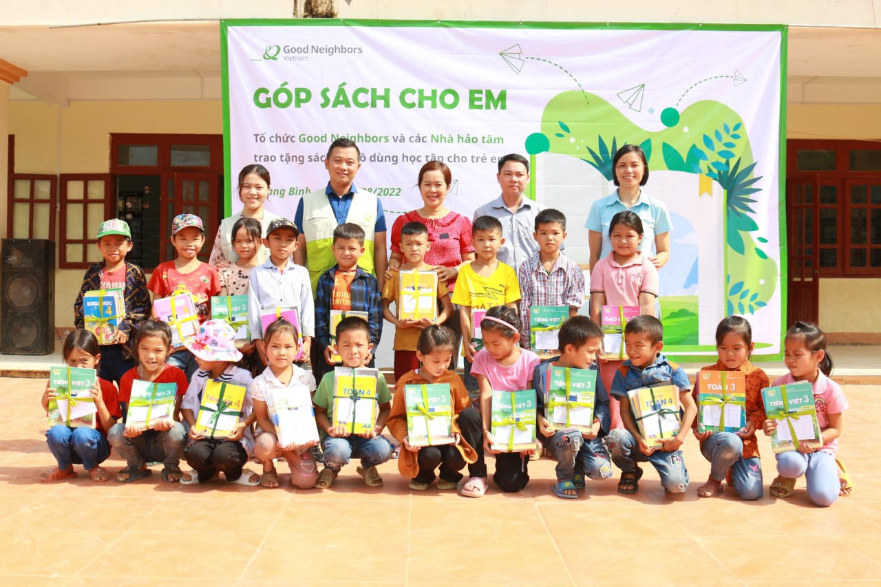 GNI trao tặng 13.259 cuốn sách cho học sinh huyện Quang Bình (Hà Giang)
