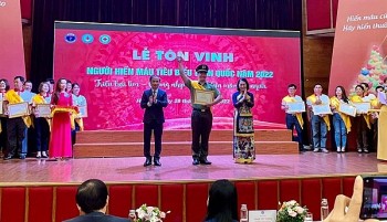 Tôn vinh 100 người hiến máu tiêu biểu toàn quốc năm 2022