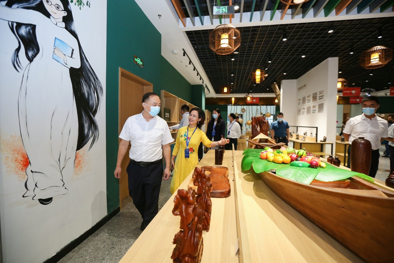 Mở gian trưng bày hàng Việt Nam tại Trung Quốc