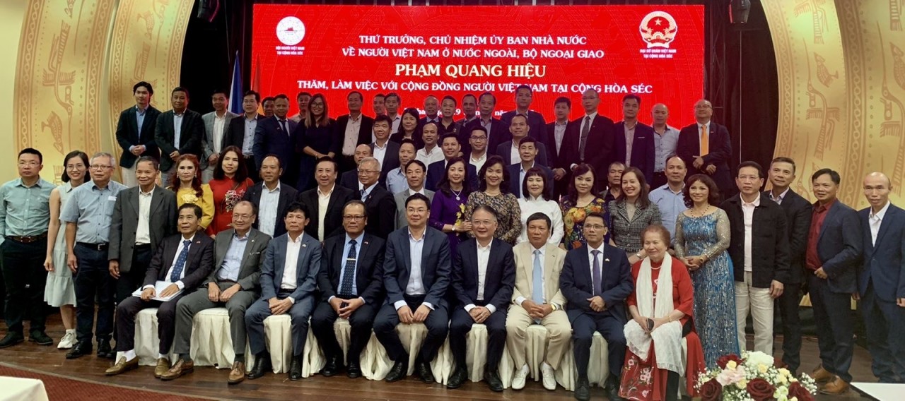 Thứ trưởng Phạm Quang Hiệu đánh giá cao những nỗ lực của cộng đồng người Việt tại Séc