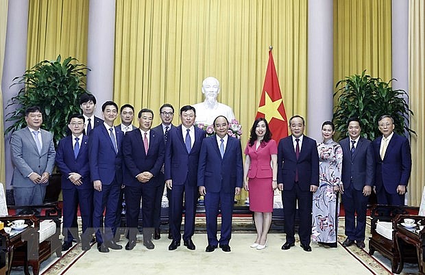 Chủ tịch nước Nguyễn Xuân Phúc tiếp  Chủ tịch Tập đoàn Lotte  | Chính trị | Vietnam+ (VietnamPlus)