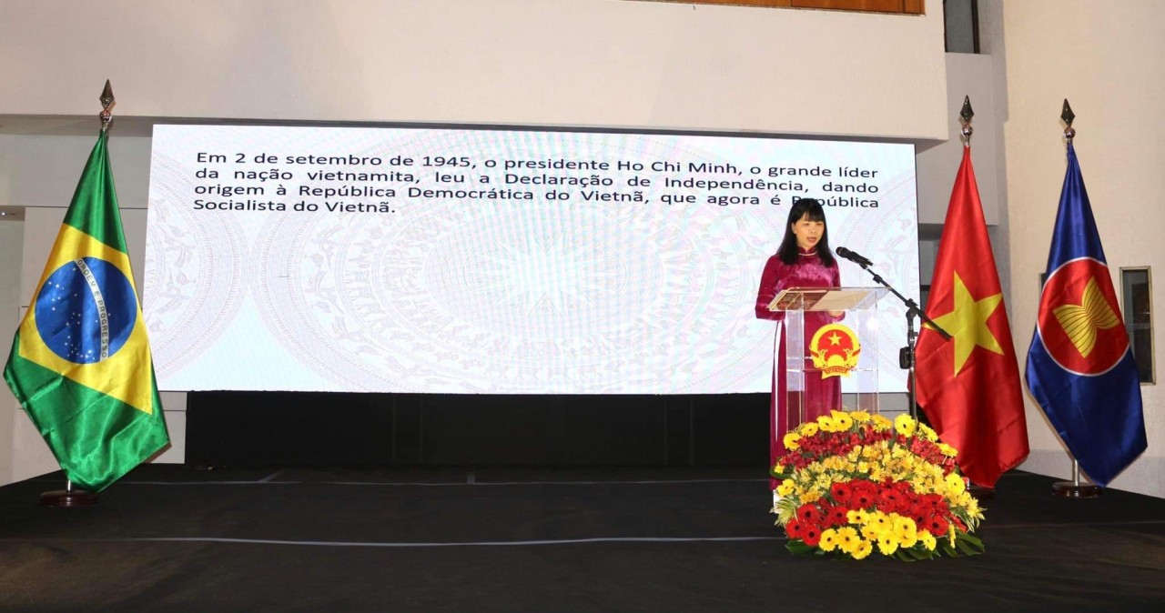 Đại sứ Phạm Thị Kim Hoa phát biểu tại buổi lễ (Ảnh: 