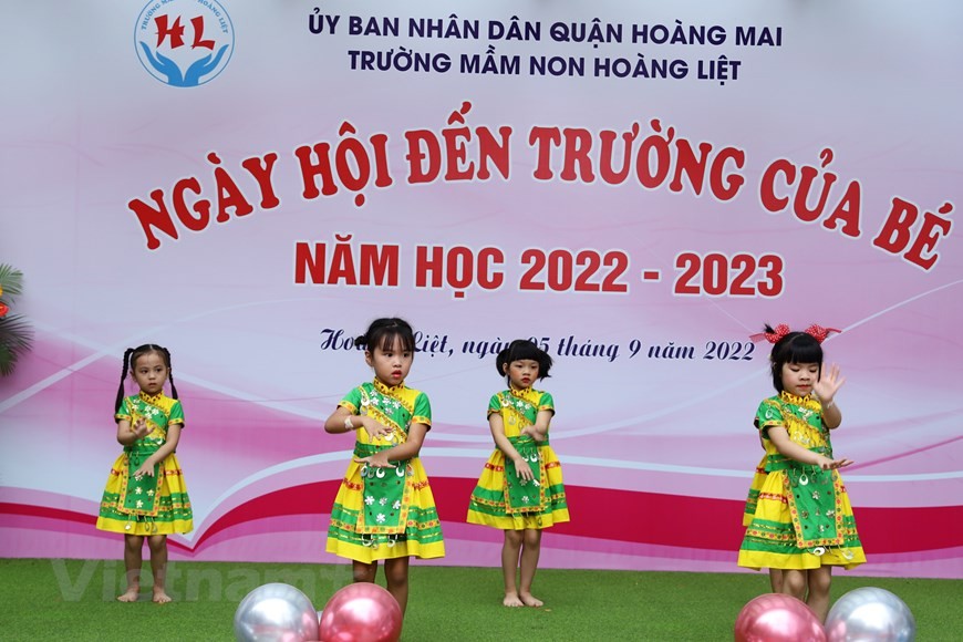 [Photo] Không khí hân hoan của học sinh Thủ đô trong ngày khai giảng | Giáo dục | Vietnam+ (VietnamPlus)