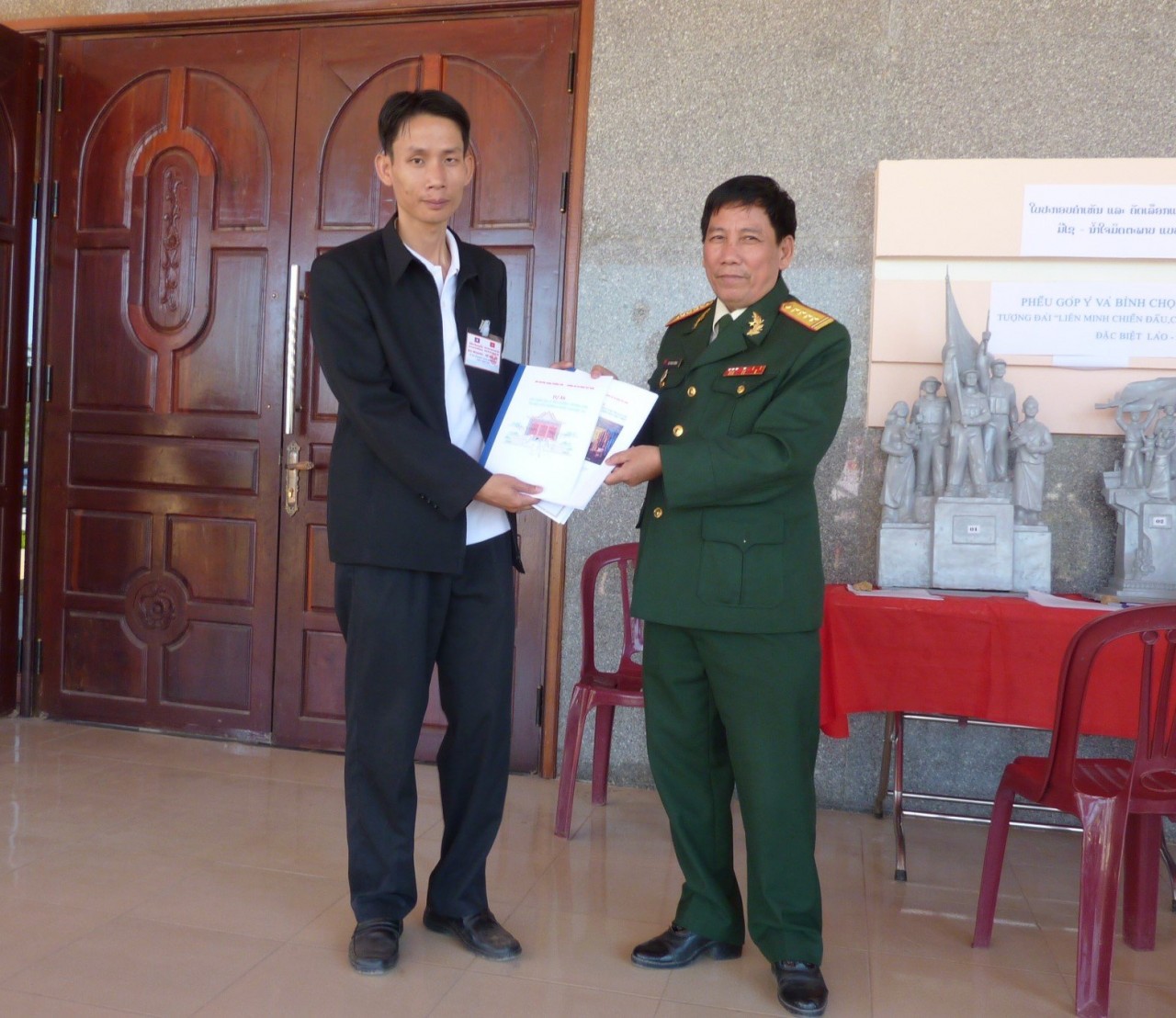 Các di tích đường Hồ Chí Minh ở Tây Trường Sơn xứng đáng được tôn vinh là Di tích Quốc gia Lào Các di tích đường Hồ Chí Minh ở Tây Trường Sơn xứng đáng được tôn vinh là Di tích Quốc gia Lào