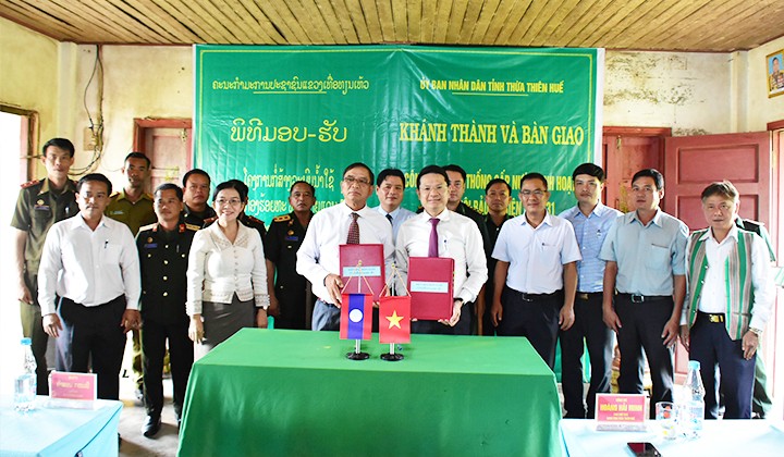Thừa Thiên Huế bàn giao Hệ thống cấp nước sinh hoạt 2,1 tỷ đồng cho tỉnh Sê Kông (Lào)