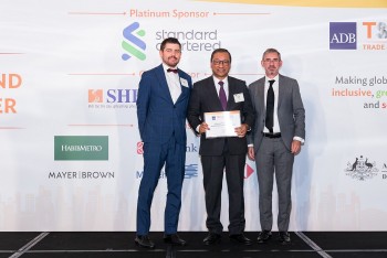 Techcombank tiếp tục được ADB trao tặng giải thưởng “Ngân hàng đối tác hàng đầu tại Việt Nam”