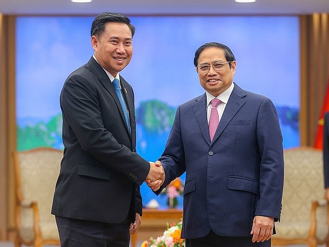 Thủ tướng tiếp Bộ trưởng, Chủ nhiệm Văn phòng Phủ Thủ tướng Lào