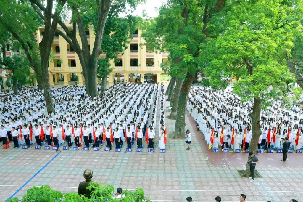 Trường THPT Phan Đình Phùng (Hà Nội) khai giảng năm học 2022-2023 (Ảnh: Tuổi trẻ Thủ đô).