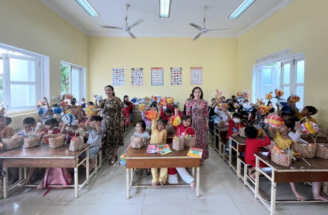 Học tiếng Việt để gìn giữ truyền thống dân tộc