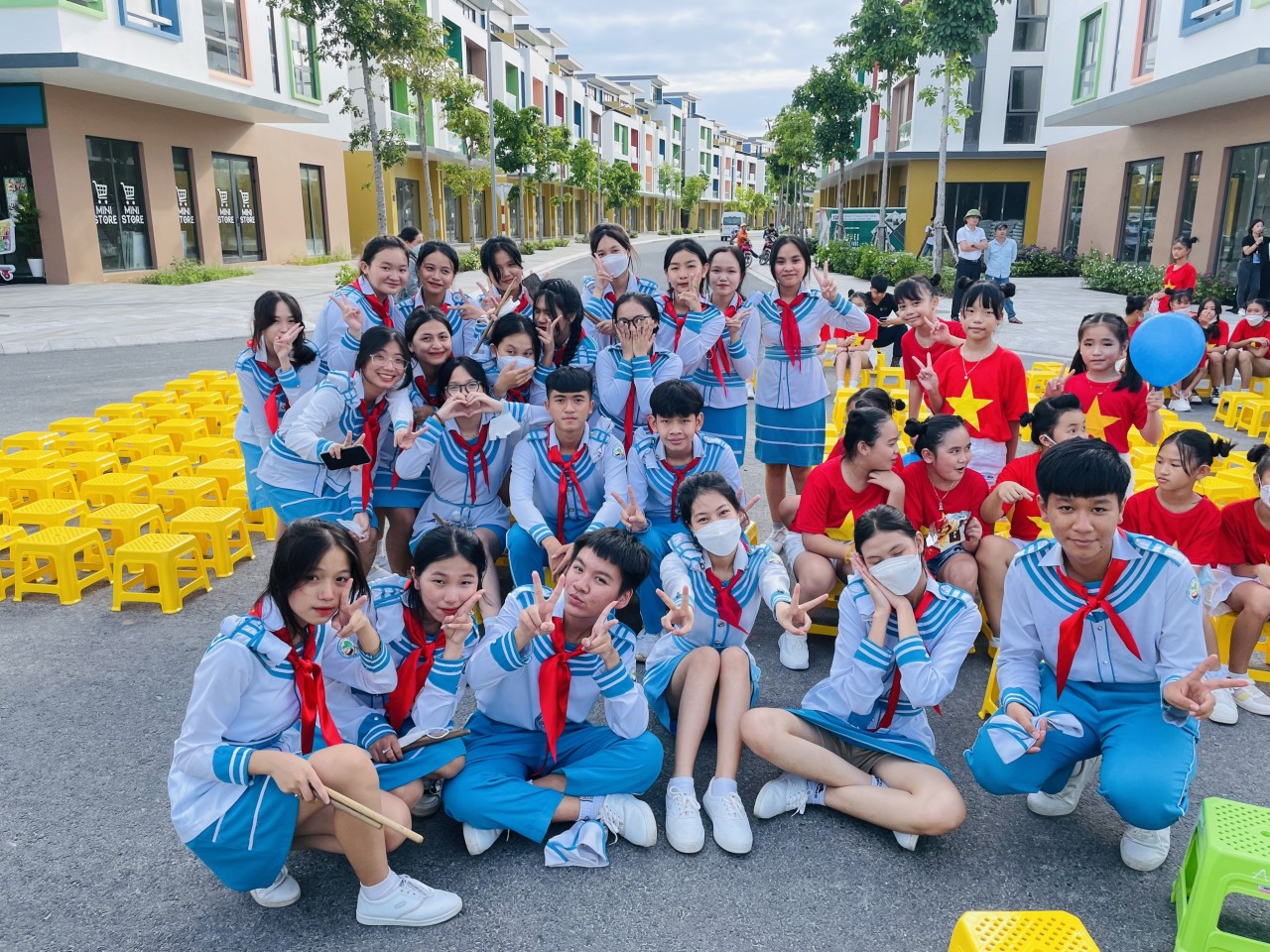 Hàng nghìn trẻ em Phú Quốc tham gia “đêm trăng thắp sáng ước mơ”