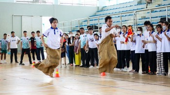 gan ket tuoi tre viet nam campuchia qua cac tro choi dan gian