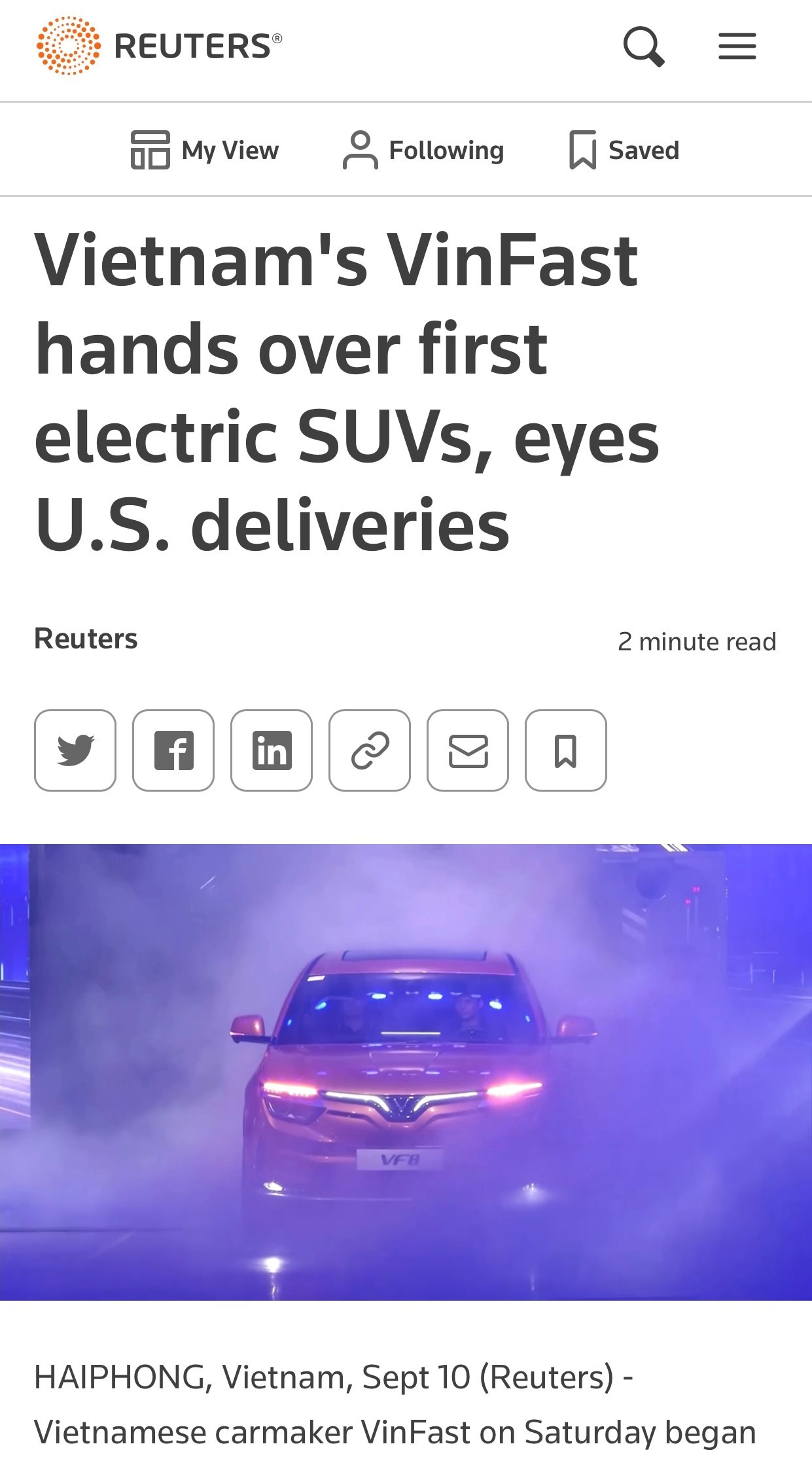 Reuters đưa tin về lễ bàn giao 100 xe VF 8 đầu tiên của VinFast.