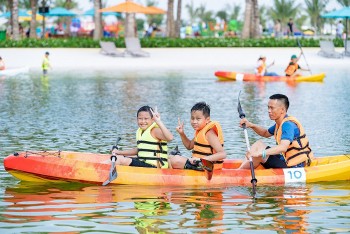 den bien trong long ha noi thoa suc xa hoi tu sang toi dem