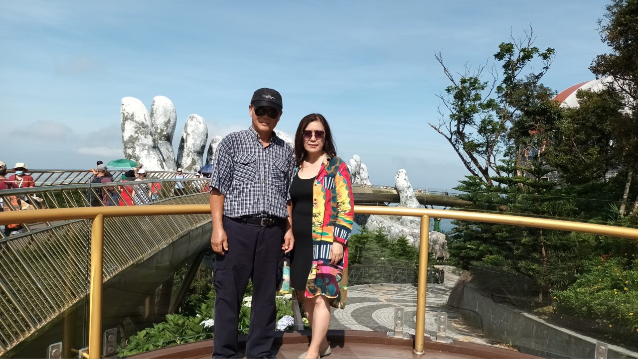 Chuyện tình “Đi một về bốn” của vợ chồng Lào - Việt