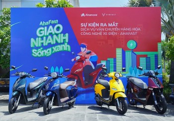 VinFast, Ahamove tung dịch vụ vận chuyển "xanh" đầu tiên tại Việt Nam
