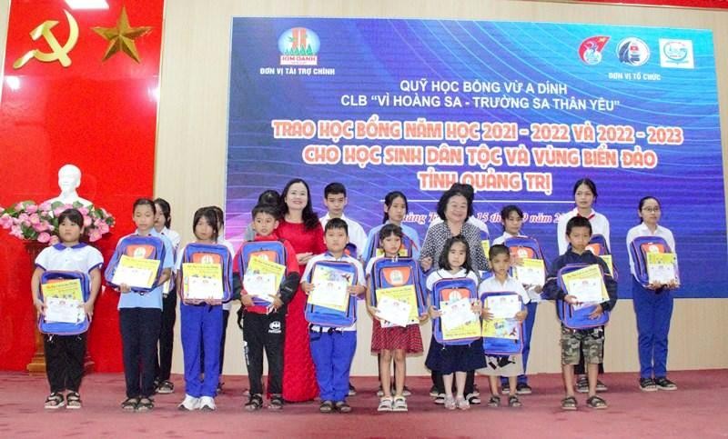 Học sinh nghèo vượt khó của tỉnh Quảng Trị được nhận 90 suất học bổng