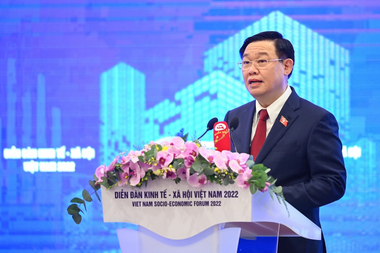 Chủ tịch Quốc hội Vương Đình Huệ phát biểu khai mạc Diễn đàn Kinh tế - Xã hội năm 2022.