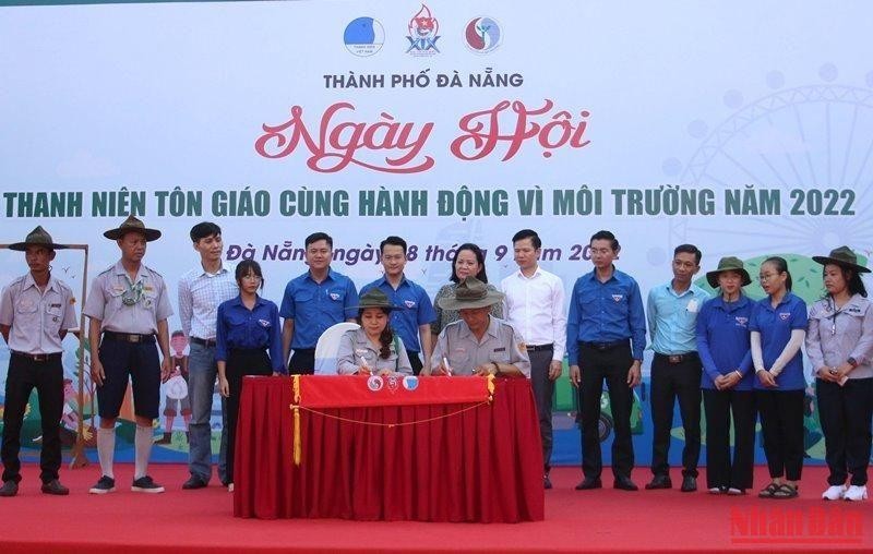 Hỗ trợ sửa nhà, trao sinh kế cho thanh niên tôn giáo Đà Nẵng
