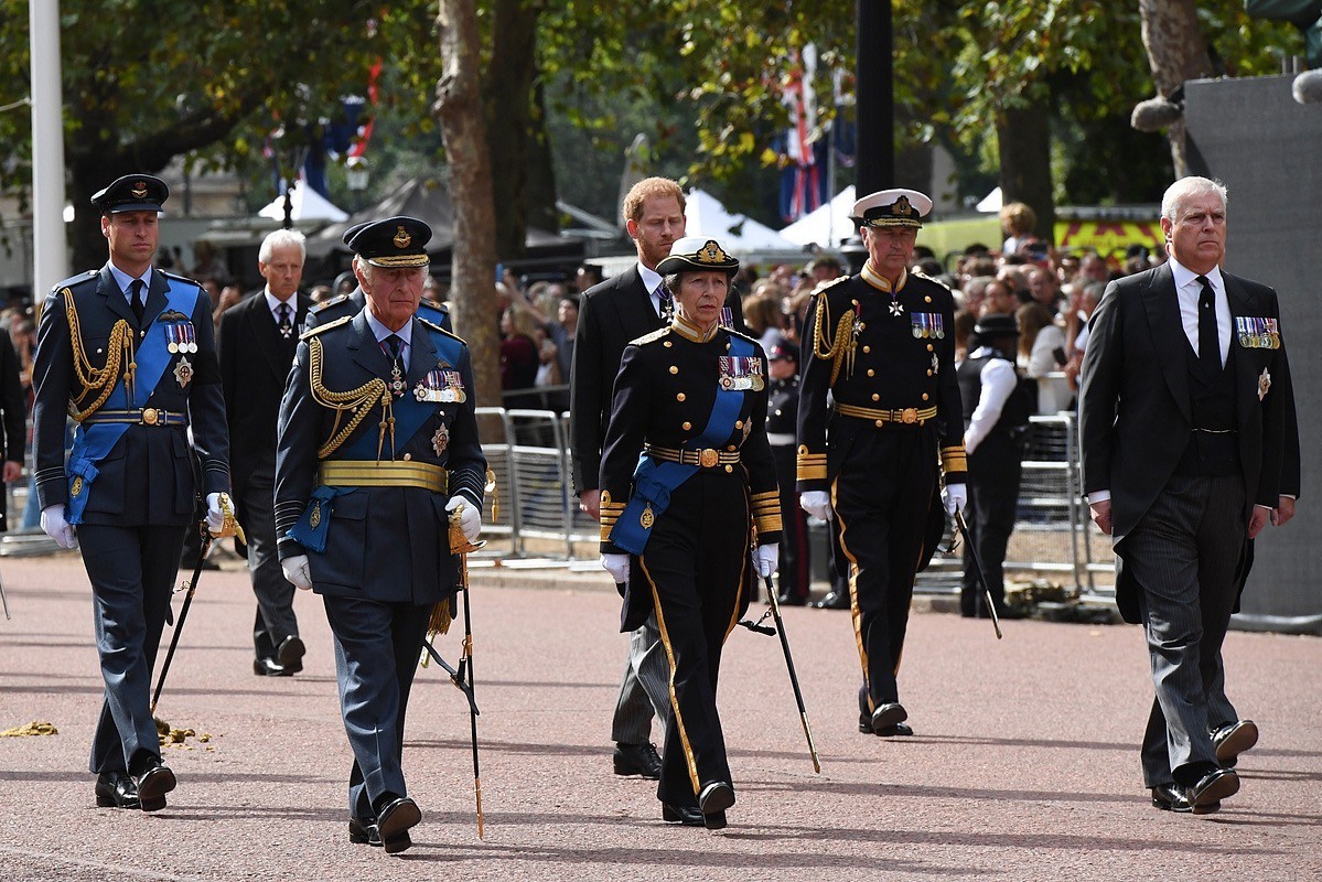 Hành trình cuối cùng của cố Nữ hoàng Anh Elizabeth II từ Balmoral đến London