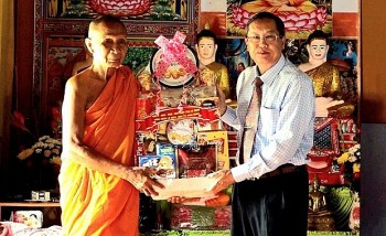 Đồng bào Khmer tưng bừng đón lễ báo hiếu Sene Dolta Đồng bào Khmer tưng bừng đón lễ báo hiếu Sene Dolta