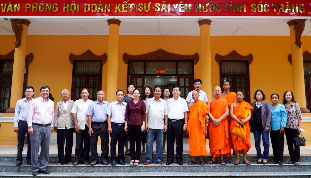 Lãnh đạo Ủy Ban Dân tộc chúc mừng lễ Sene Dolta của đồng bào Khmer tại Bạc Liêu, Sóc Trăng