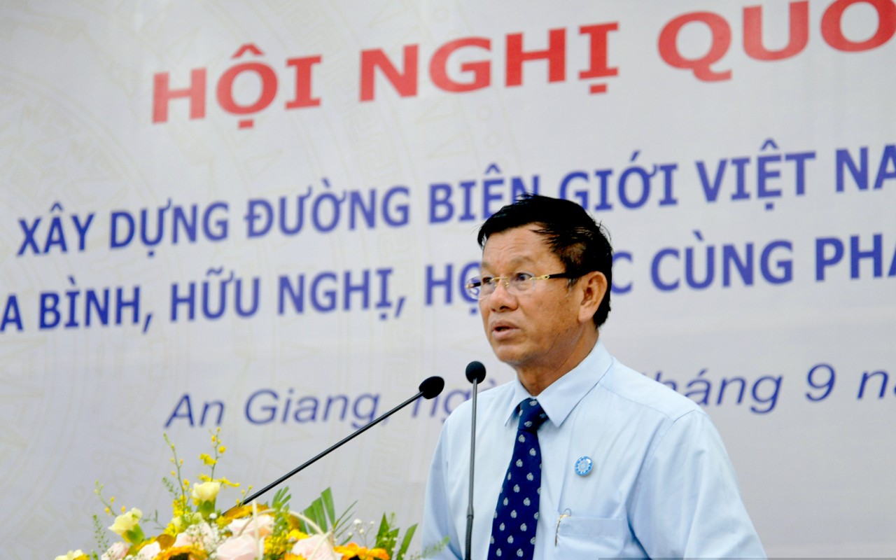 Xây dựng đường biên giới Việt Nam - Campuchia hòa bình, hữu nghị, hợp tác cùng phát triển