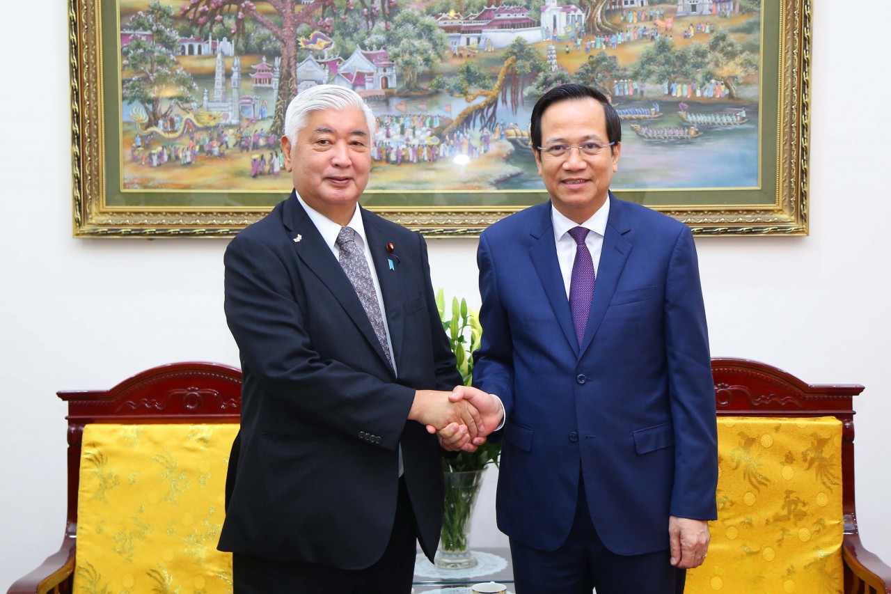 Bộ trưởng Đào Ngọc Dung tiếp và làm việc với ông Nakatani Gen, Trợ lý Thủ tướng Nhật Bản (Ảnh: Cổng TTĐT Bộ LĐ-TB&XH).