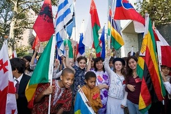 hoa binh duoi mai nha chung cho tat ca moi nguoi