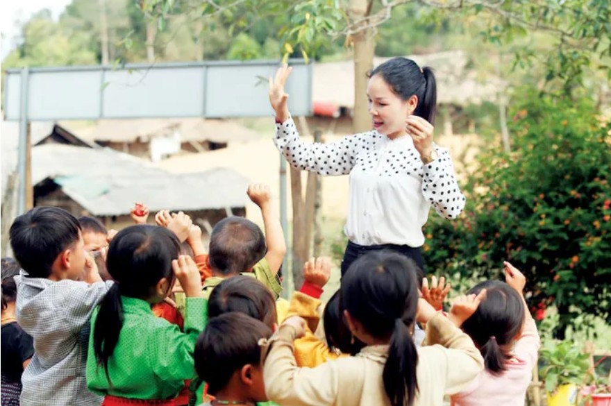 Xây dựng môi trường giao tiếp tiếng Việt cho học sinh dân tộc thiểu số