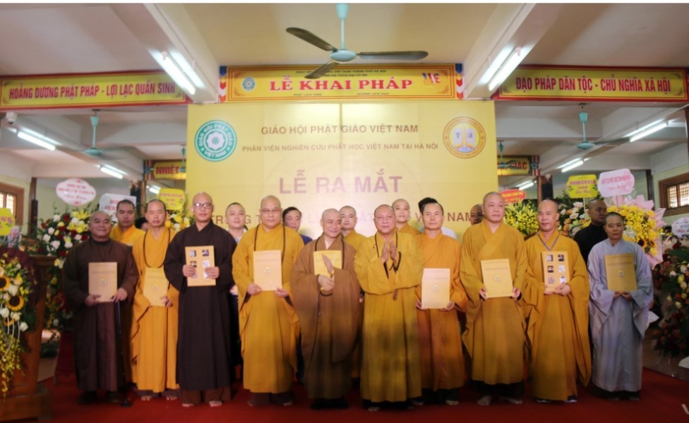 Ban lãnh đạo trung tâm ra mắt