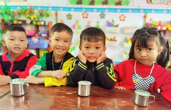 Zhi-Shan Foundation: Hỗ trợ dinh dưỡng cho trẻ em vùng khó