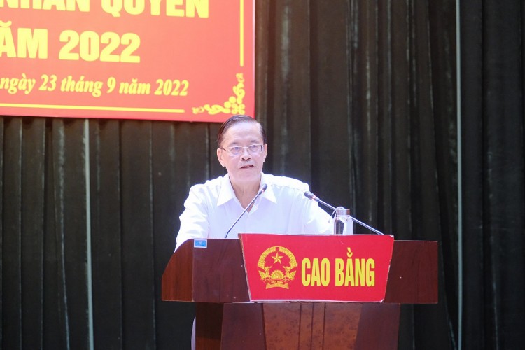 PGS.TS Trung tướng Nông Văn Lưu, Nguyên Phó Tổng cục trưởng Tổng cục an ninh, Bộ Công an báo cáo một số nội dung quan trọng về công tác nhân quyền tại Hội nghị.