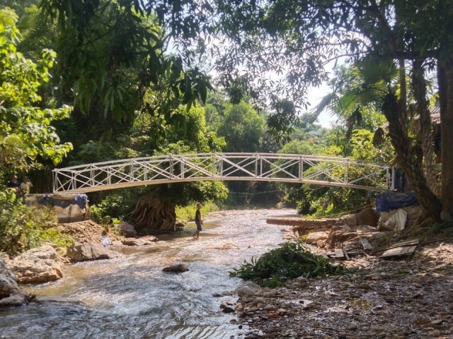 Tiếp tục khởi công xây cầu vượt lũ cho đồng bào miền núi huyện Quế Phong (Nghệ An)