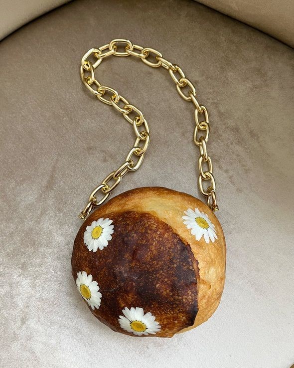 Mẫu túi xách Daisy Bread Bag phiên bản hạn chế có giá 290 USD