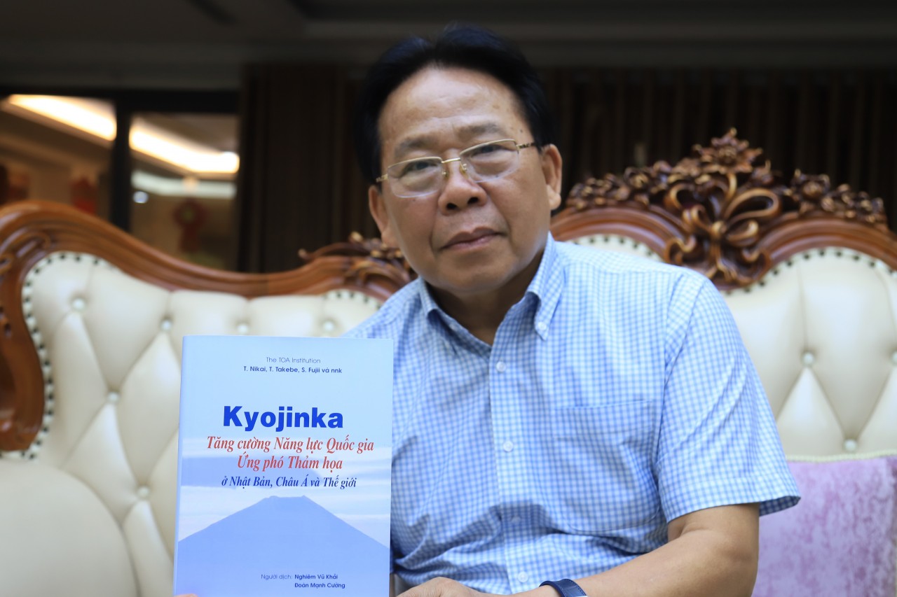 Cuốn sách Kyojinka – tăng cường năng lực quốc gia ứng phó thảm họa ở Nhật Bản, Châu Á và Thế giới được ông Khải và đồng nghiệp dày công biên dịch sang tiếng Việt.