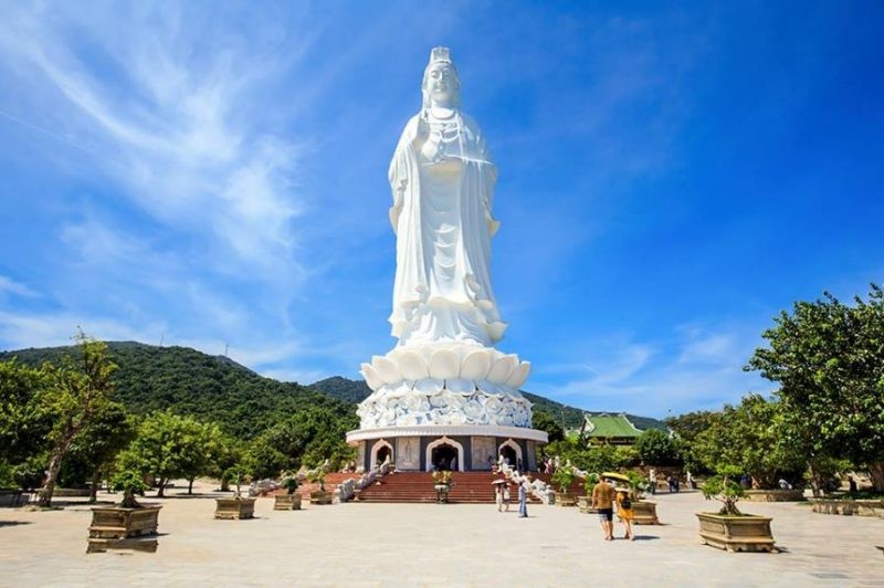 Tượng Phật Quan Âm cao nhất tại nước ta hiện nay. 