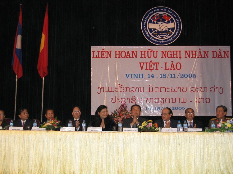 Hành trình hữu nghị qua 5 Liên hoan hữu nghị nhân dân Việt – Lào