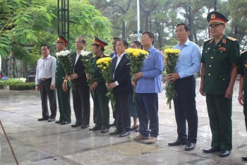 hoi huu nghi viet nam lao dai su quan lao tai viet nam dang huong tri an anh hung liet si hai nuoc