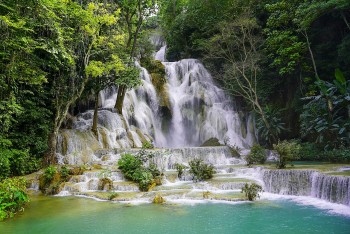 thac kuang si vien ngoc bich cua luong pha bang