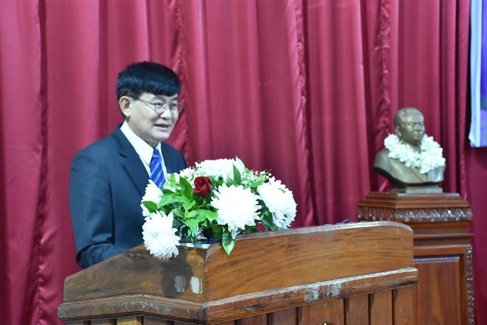 Bộ trưởng Bộ Giáo dục và Thể thao Lào Phout Simmalavong phát biểu tại Diễn đàn
