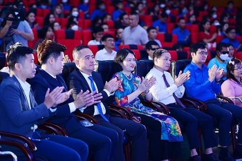 Tôn vinh những tấm gương tiêu biểu trong chương trình “Tỏa sáng nghị lực Việt” năm 2022