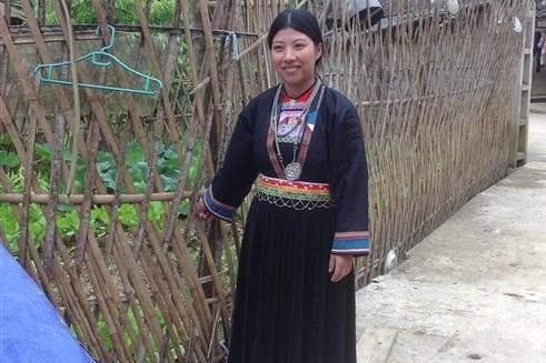 Trang phục truyền thống phụ nữ dân tộc Mông Đen tại xã Thụy Hùng, huyện Thạch An (Cao Bằng).