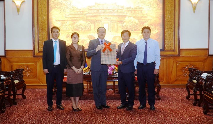 Thừa Thiên Huế tiếp tục tăng cường mối quan hệ hợp tác và phối hợp chặt chẽ với Lào