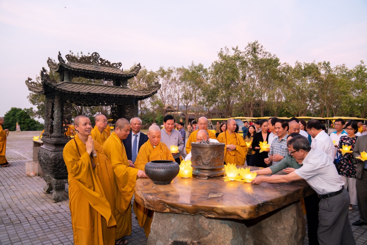 Toàn cảnh Lễ cầu Quốc thái dân an, hoà bình thế giới tại chùa Bái Đính