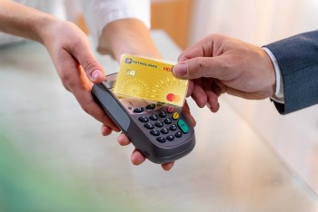 Thẻ HDBank Petrolimex 4 trong 1 nổi bật giữa xu hướng thanh toán không dùng tiền mặt Thẻ HDBank Petrolimex 4 trong 1 nổi bật giữa xu hướng thanh toán không dùng tiền mặt