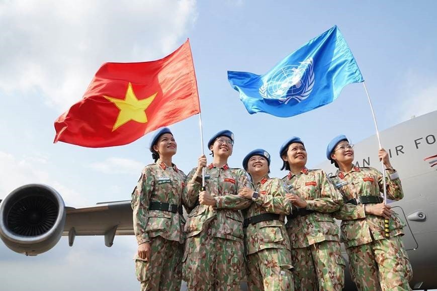 Vai trò quan trọng của phụ nữ Việt Nam trong khắc phục hậu quả bom mìn và gìn giữ hòa bình