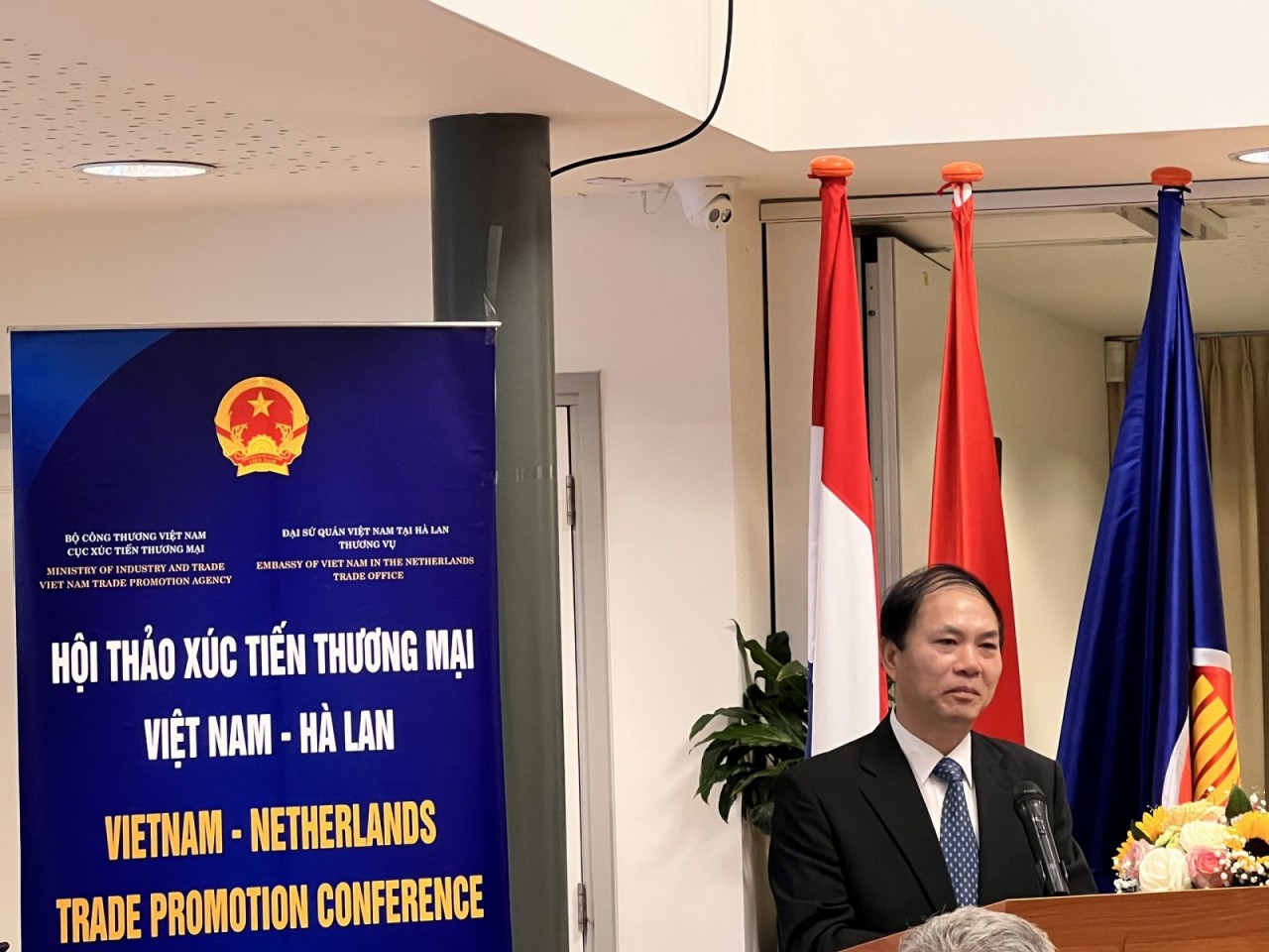 Đại sứ Phạm Việt Anh phát biểu tại hội thảo.