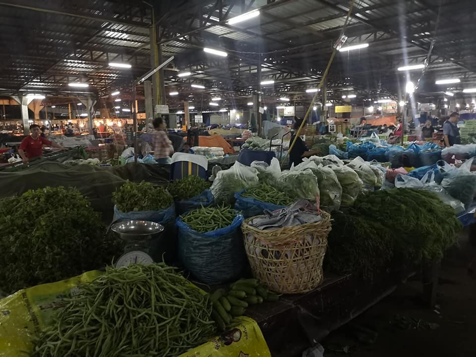 Chợ nông sản Aussie, Nỏng Tèng, thủ đô Viêng Chăn